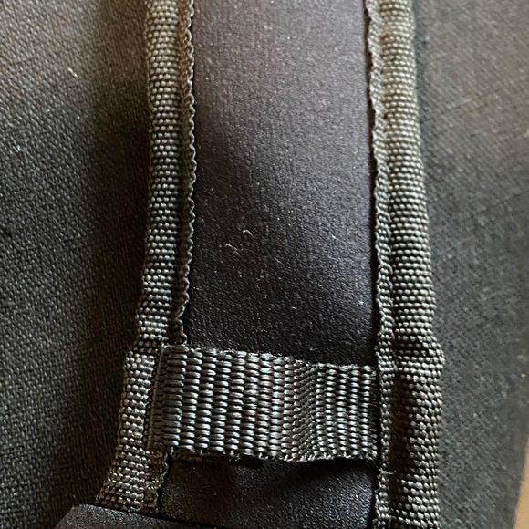 Body glove Velcro swim sport crossbody - Picture 3 of 5